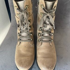 Sorel Tan Lace-Up Combat Boots
